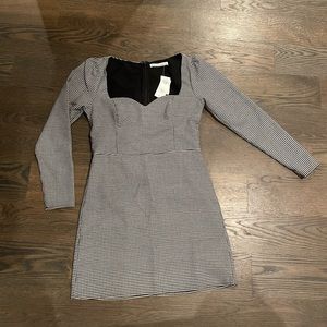 Black and white checkered Abercrombie long sleeve mini dress